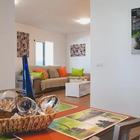 Casa Celajes アパート アレシフェ